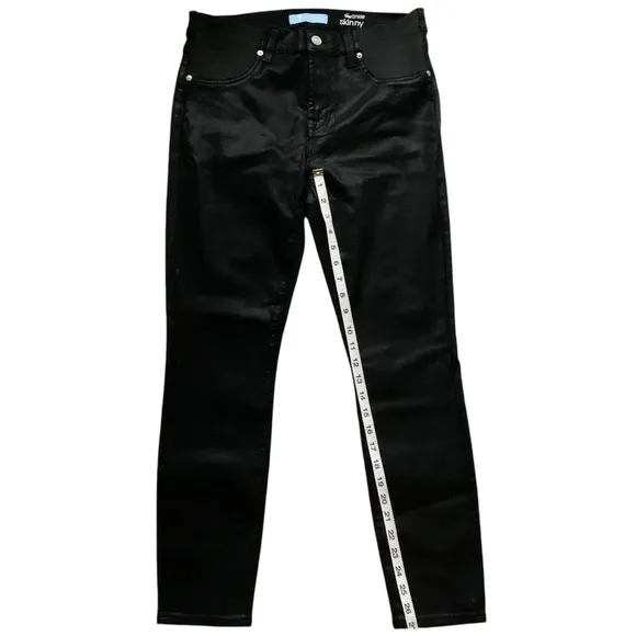 7 FOR ALL MANKIND Maternity Jeans! Retail $189.