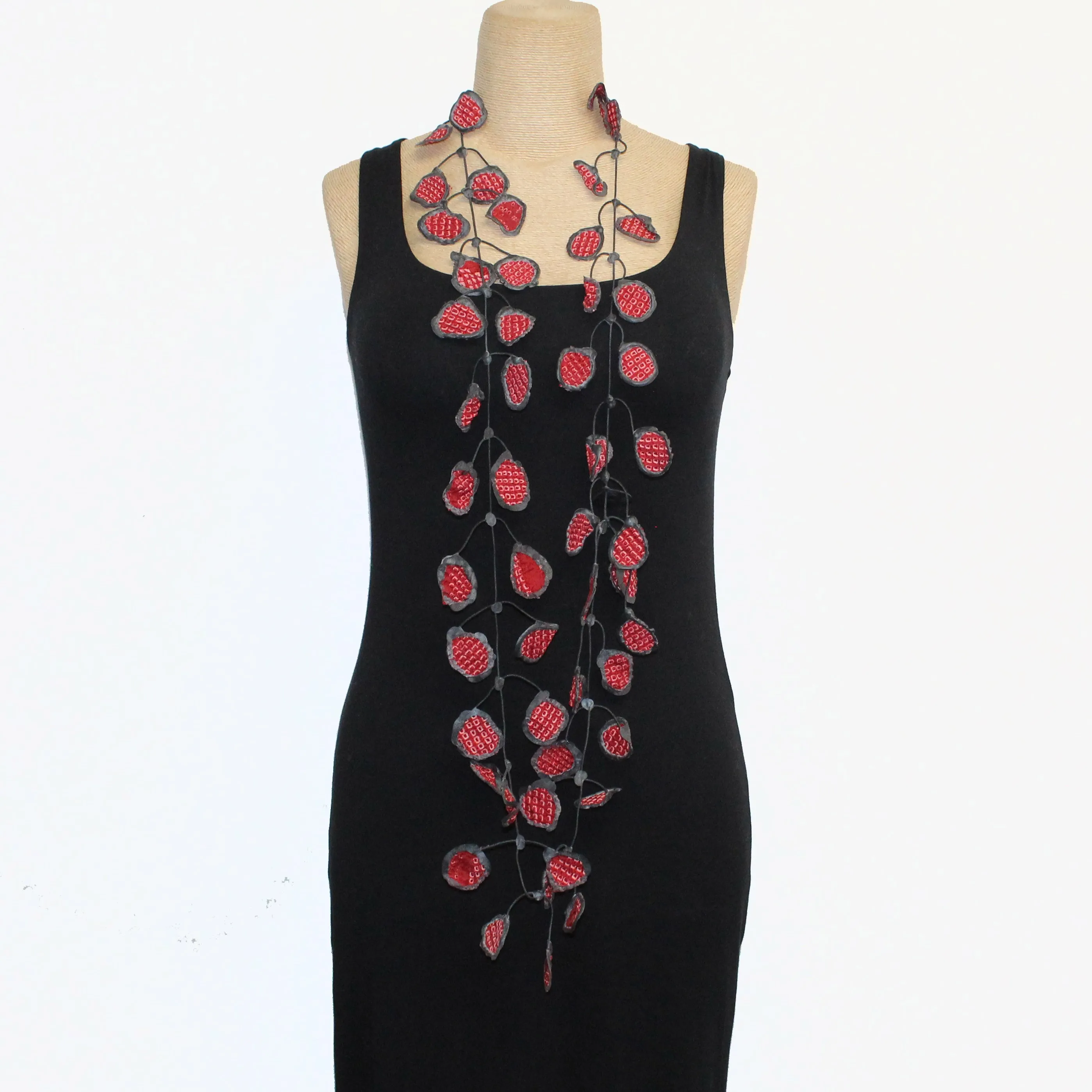 Annemieke Necklace, Kimono, Burgundy