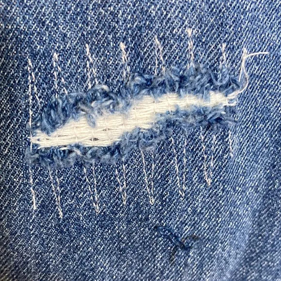 Blank NYC two tone, side stripe, distressed patched jeans 26