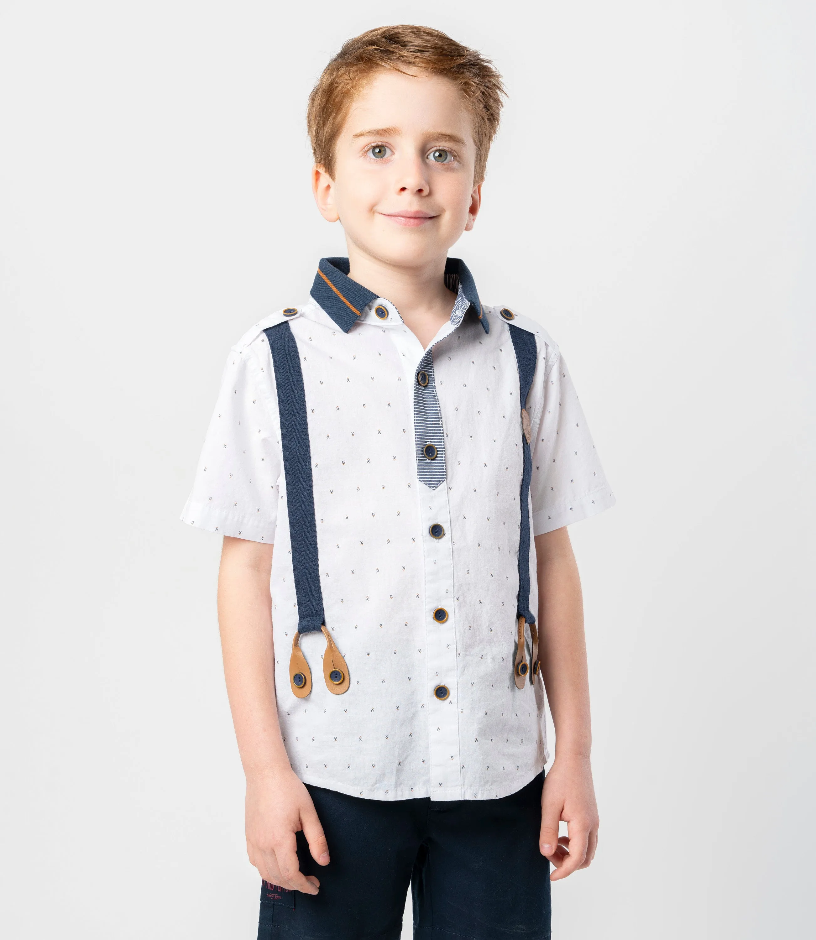Camisa niño con suspensores