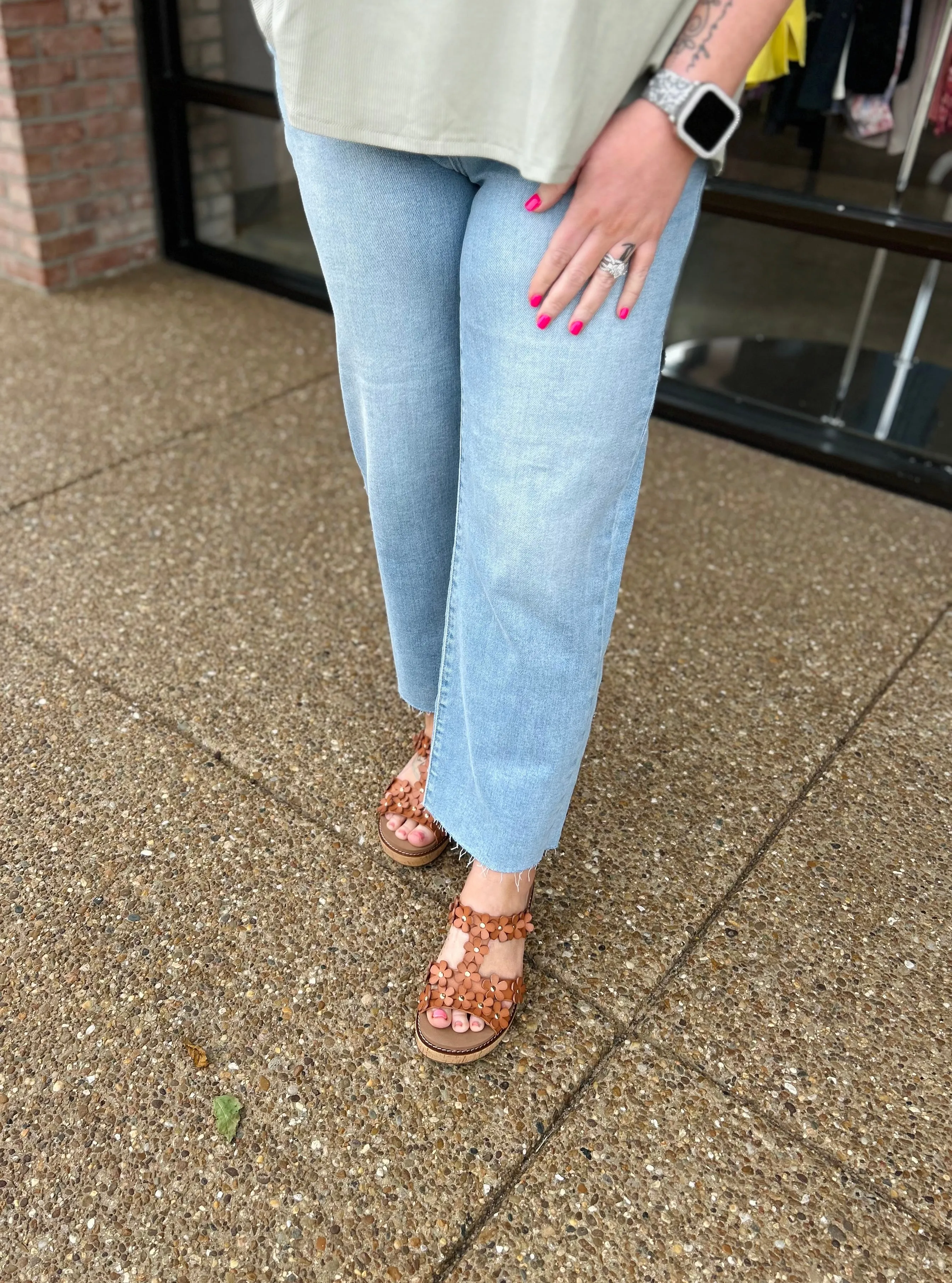 Classic Light Wash Cropped Straight