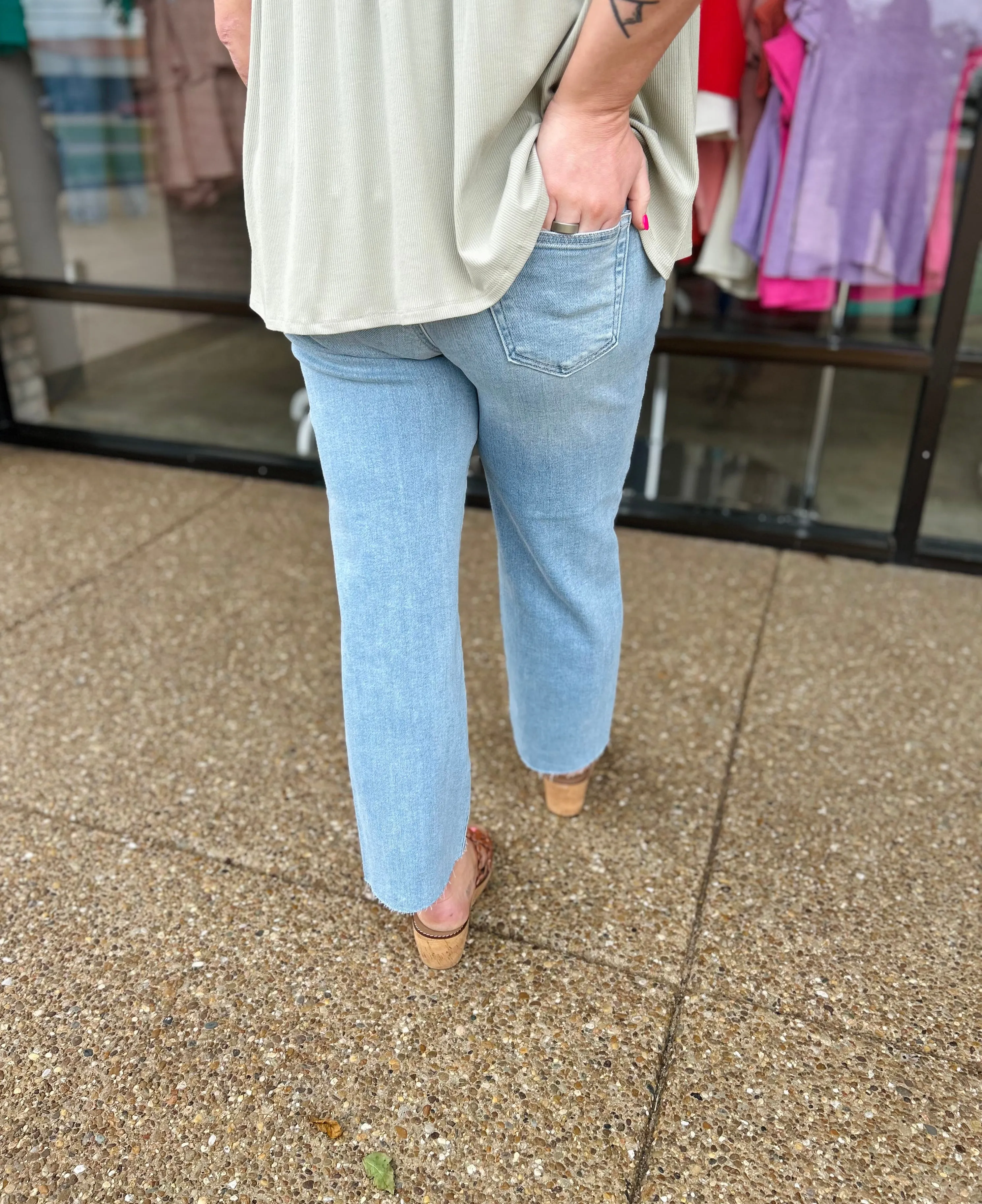 Classic Light Wash Cropped Straight