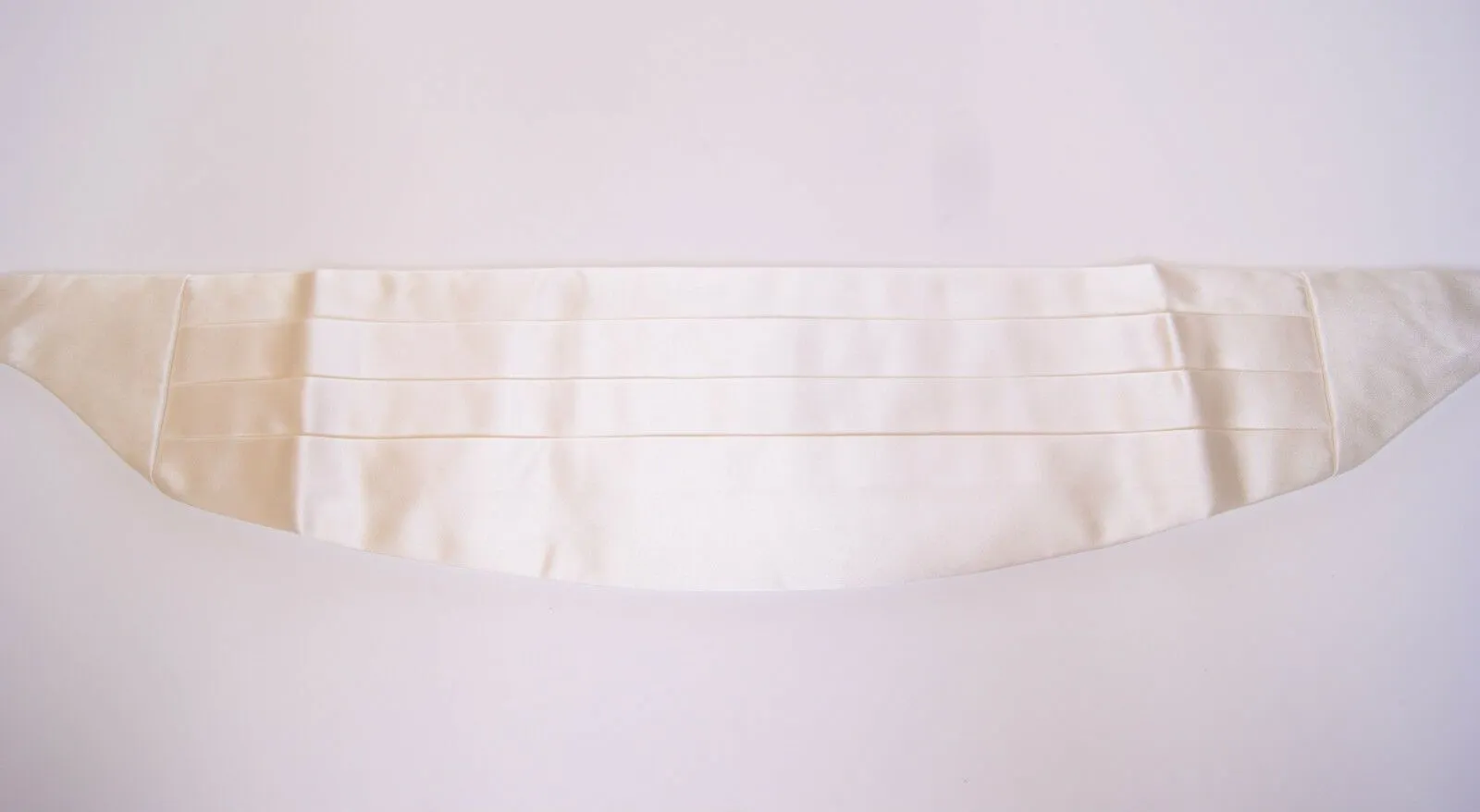 Dolce & Gabbana Elegant White Silk Cummerbund