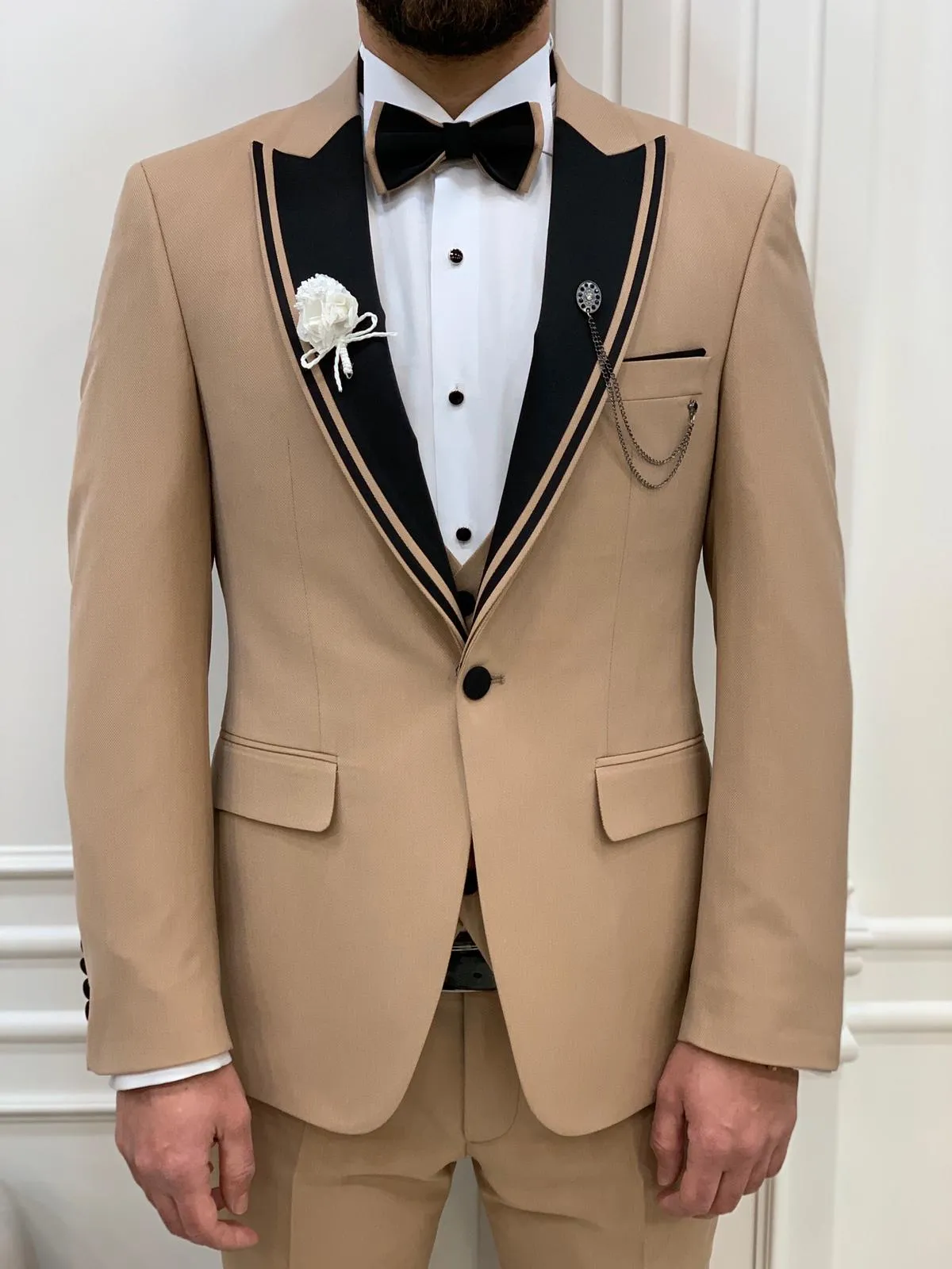 Eden Gold Slim Fit Peak Lapel Tuxedo for Modern Gentlemen