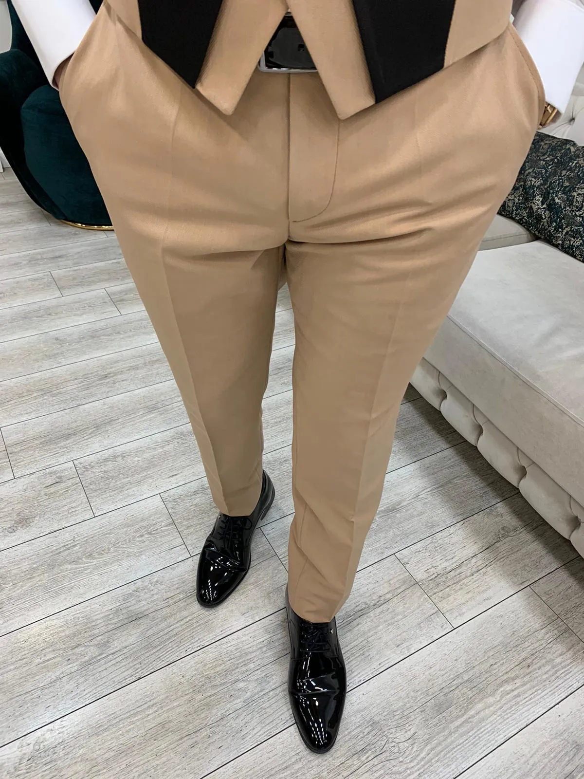 Eden Gold Slim Fit Peak Lapel Tuxedo for Modern Gentlemen