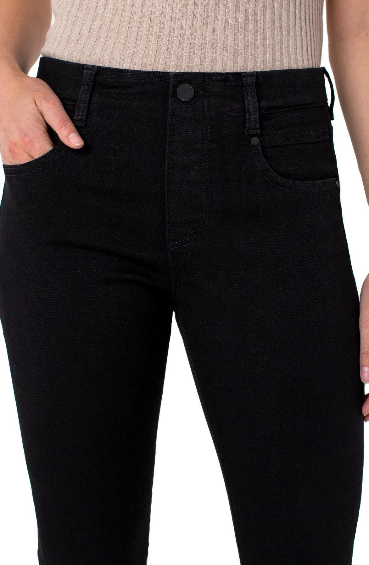 GIA GLIDER SKINNY IN BLACK RINSE 30"