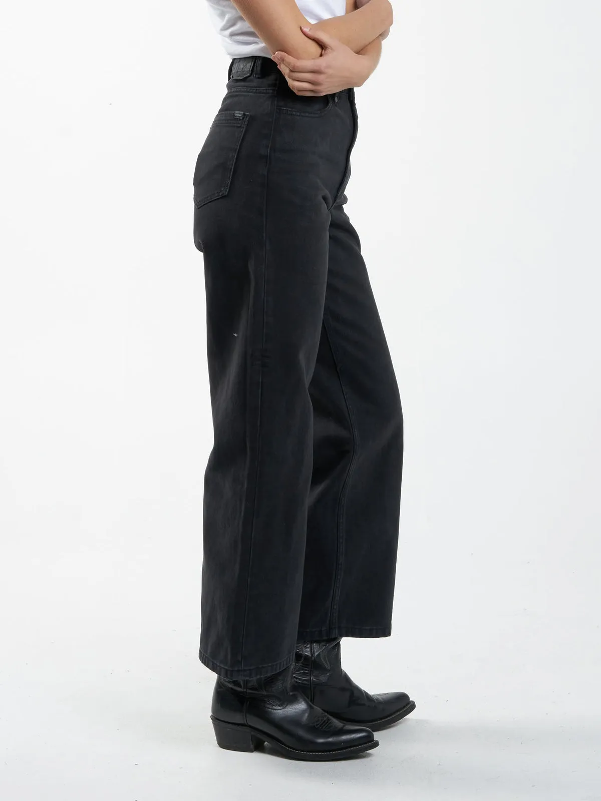 Holly Jean in Dusk Black