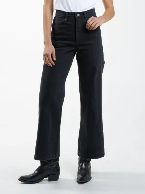 Holly Jean in Dusk Black
