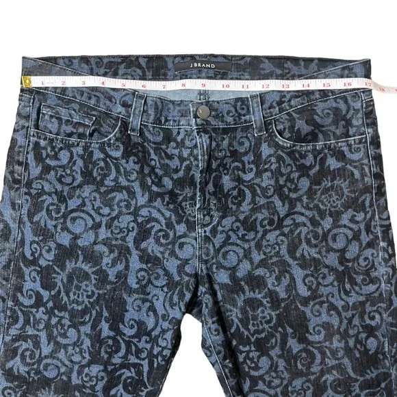 J Brand Skinny Jeans with Black velvet brocade pattern size 32