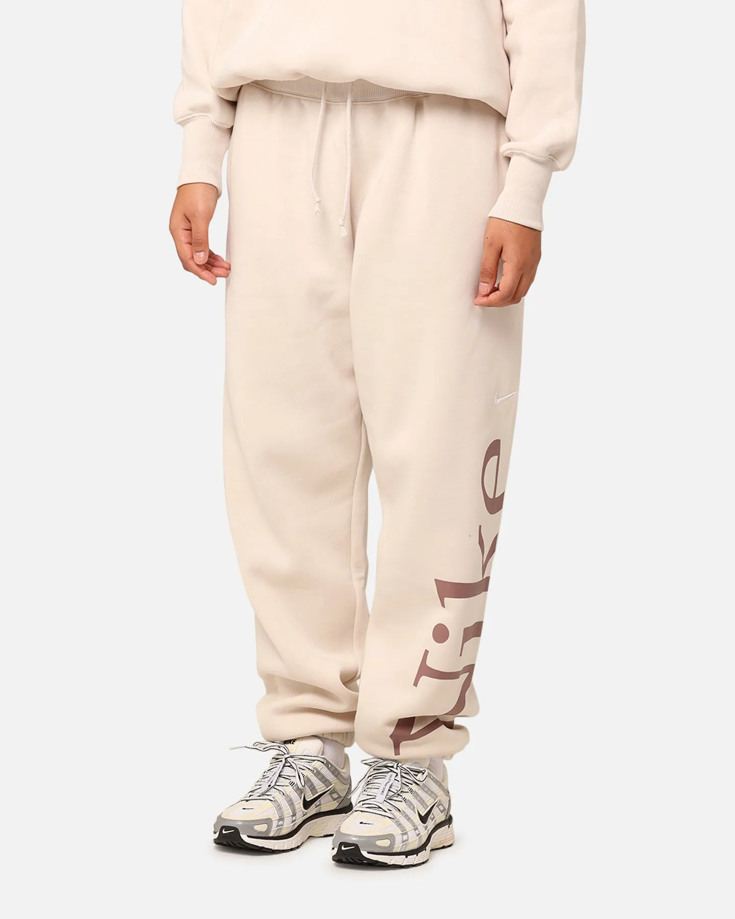 Nike Women's Sportswear Phoenix Fleece Oversized Logo Sweatpants Light Orewood Brown