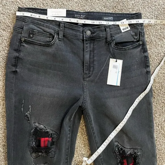 NWT Judy Blue Plaid Distressed Patched Mid Rise Skinny Jeans. Wash black. 13/31
