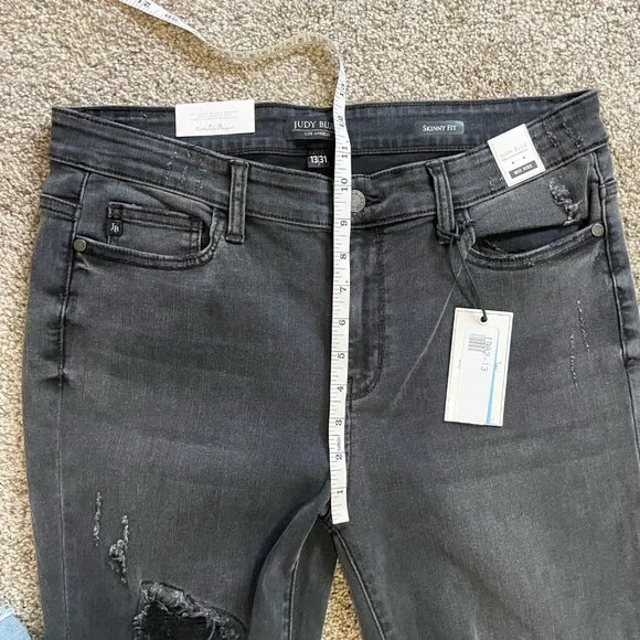 NWT Judy Blue Plaid Distressed Patched Mid Rise Skinny Jeans. Wash black. 13/31