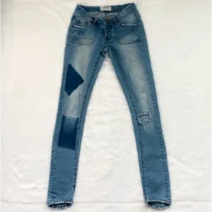 One Teaspoon Distressed Loonies Skinny Jeans Low Waist Short Rise Bow Leg Curve