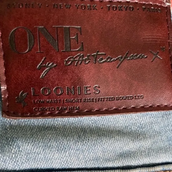 One Teaspoon Distressed Loonies Skinny Jeans Low Waist Short Rise Bow Leg Curve
