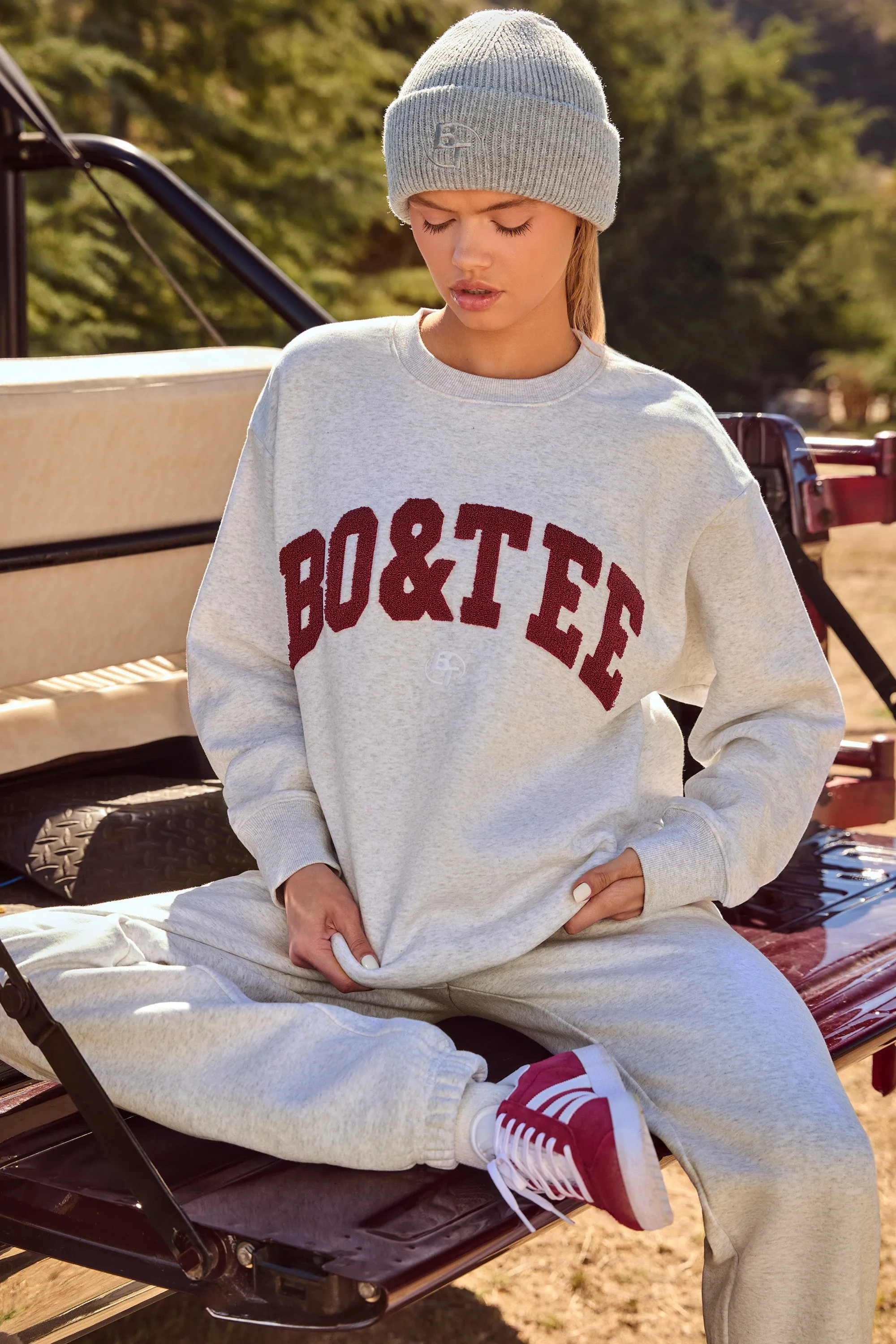 Oversized Crew Neck Sweatshirt in Heather Grey