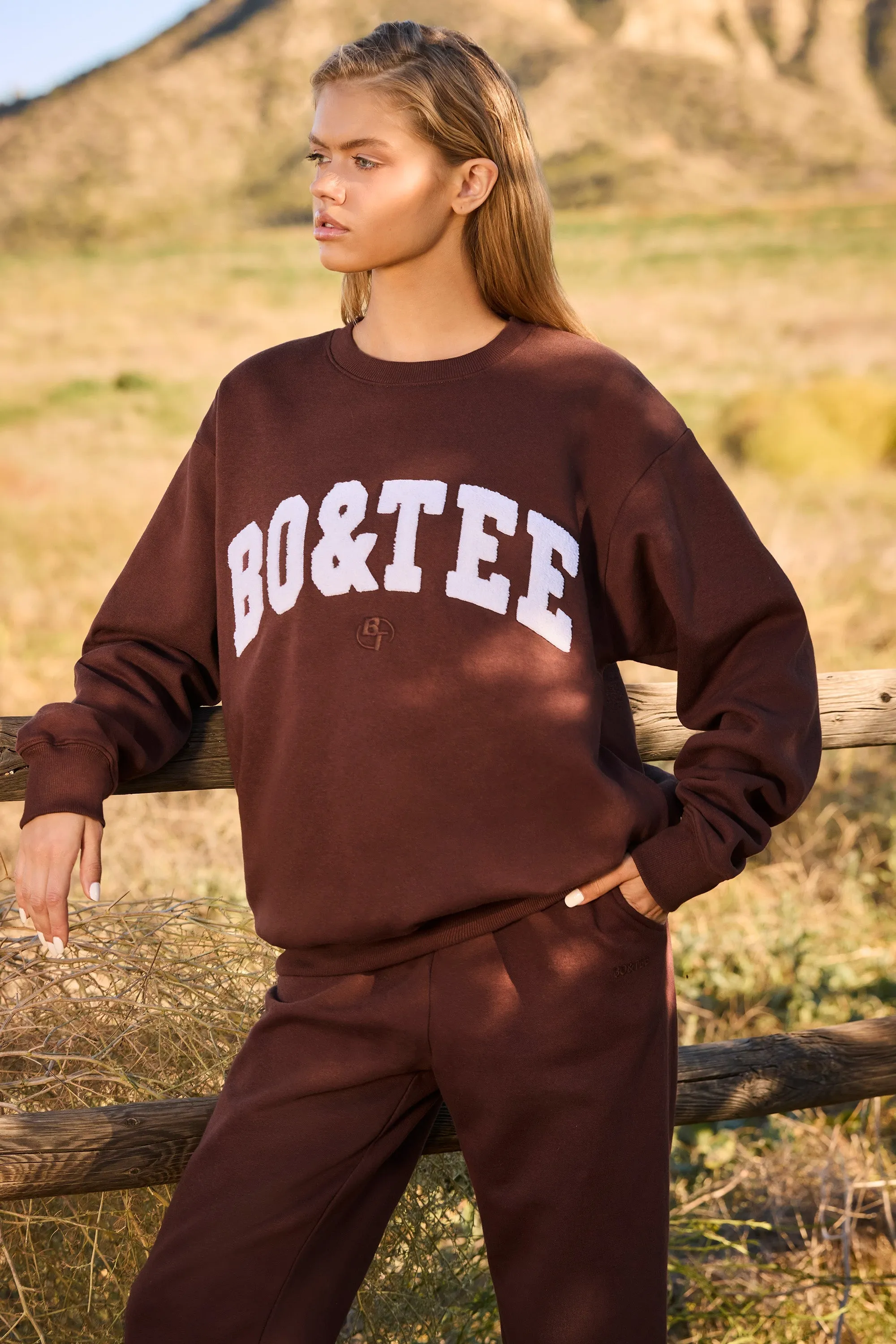 Oversized Crew Neck Sweatshirt in Mahogany