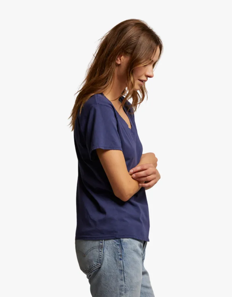 Perfect White Tee Hendrix Cotton Short Sleeve Boxy V Neck Tee in Dusk