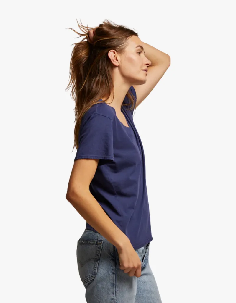 Perfect White Tee Hendrix Cotton Short Sleeve Boxy V Neck Tee in Dusk