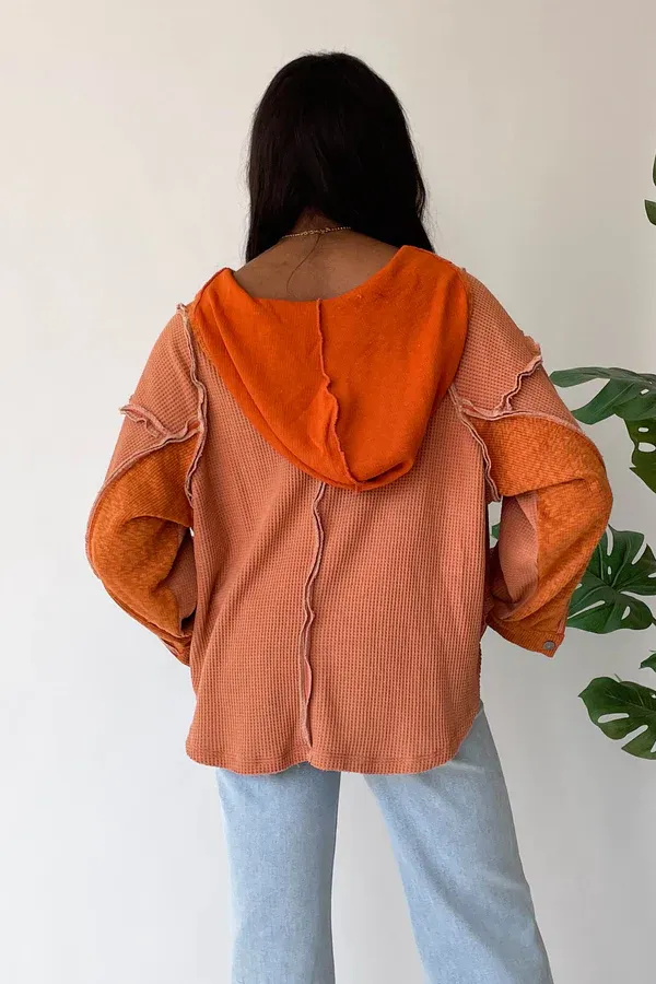 PULLOVER PATCHED SWEATER