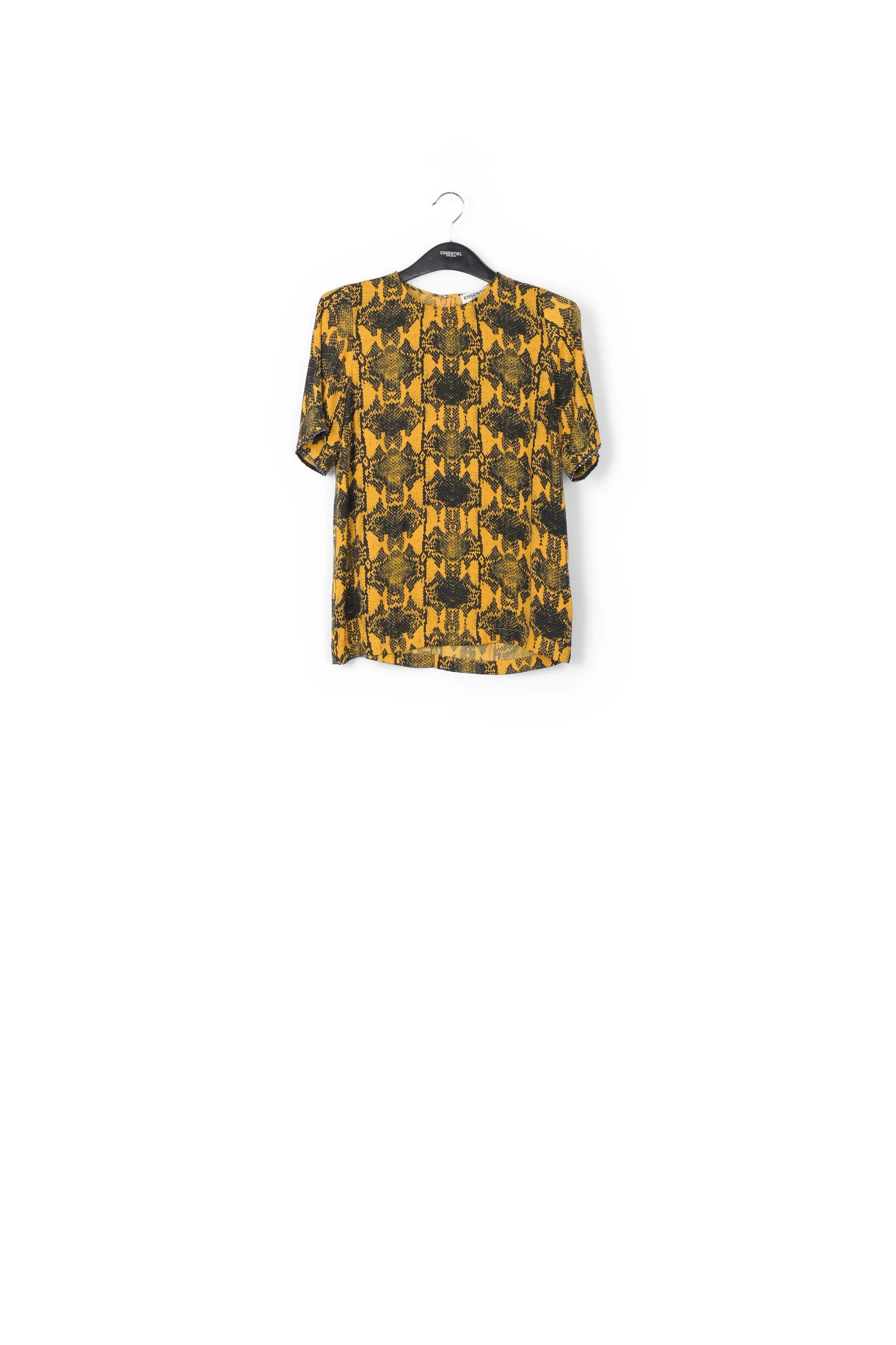 Short sleeved top