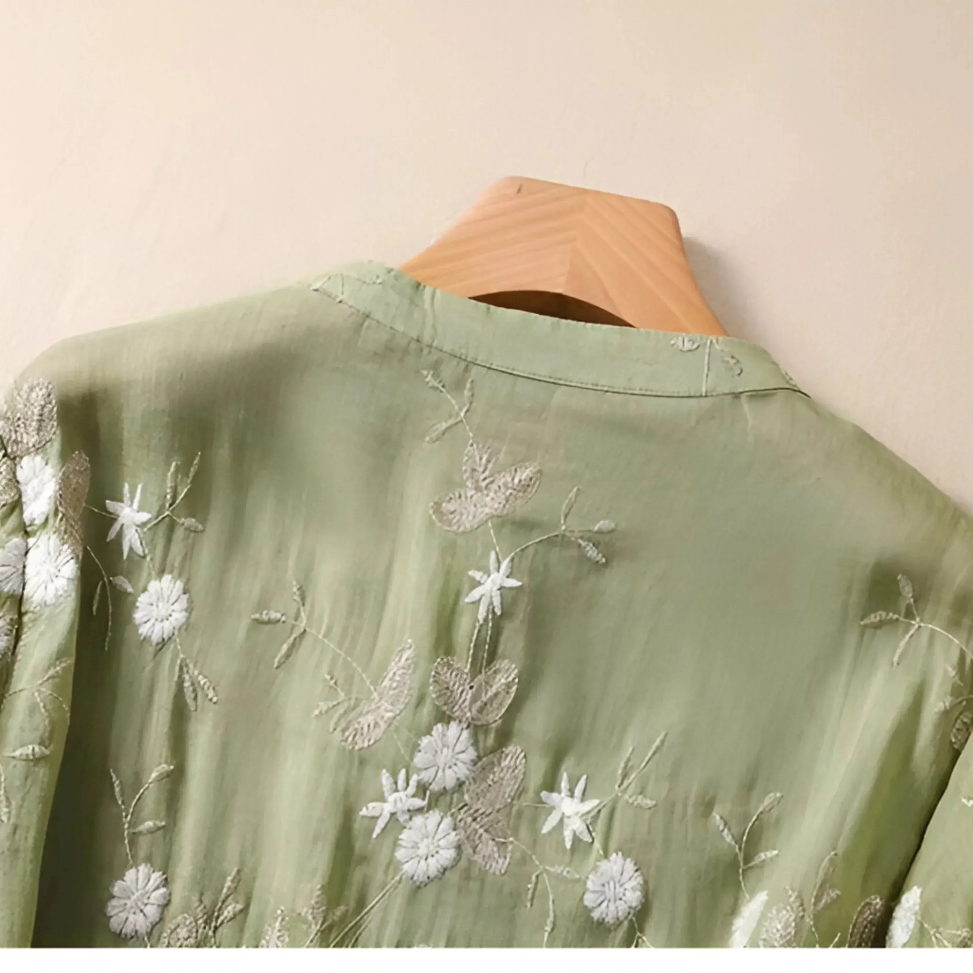 SKYLA - EMBROIDERED COTTON BLOUSE