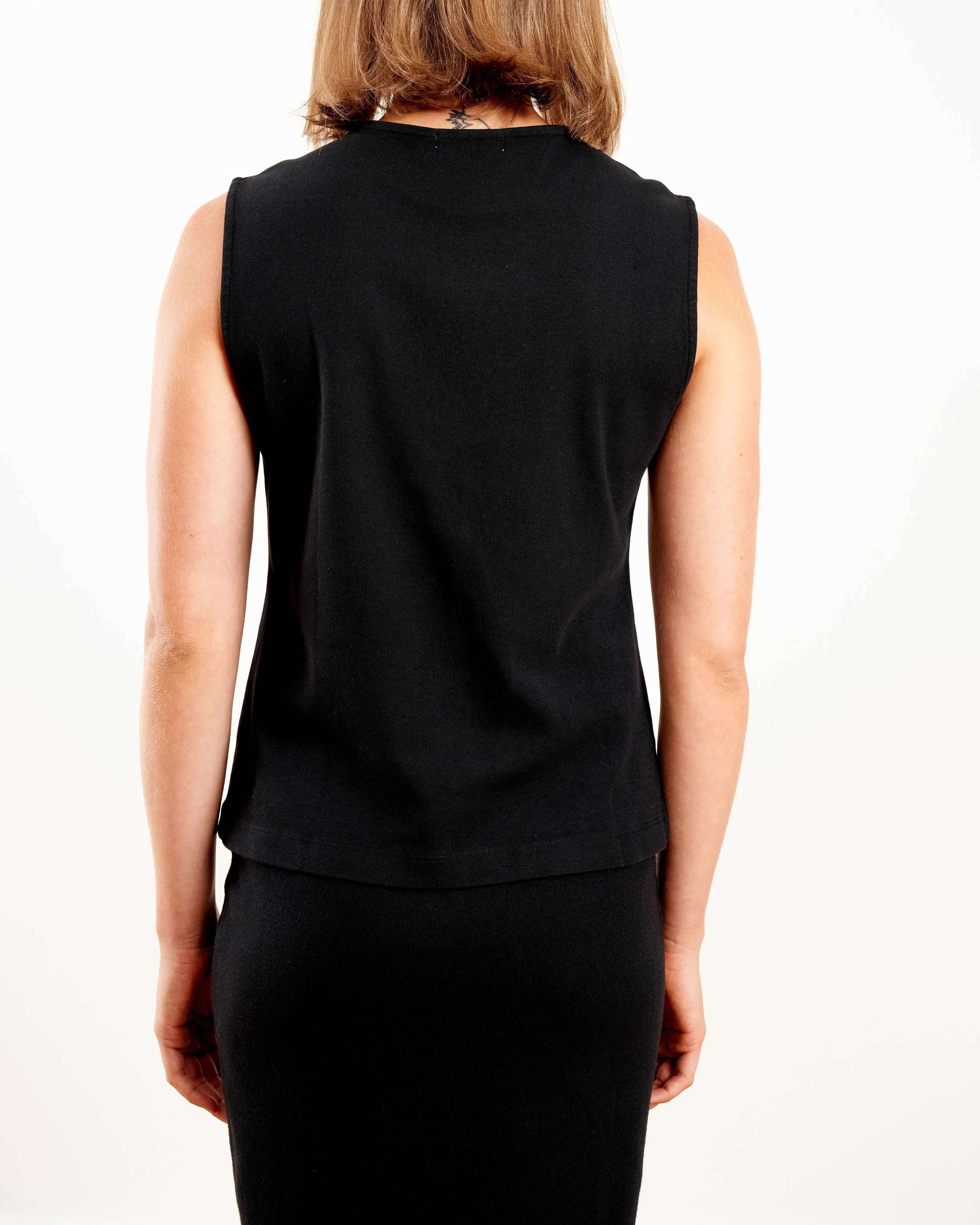 sleeveless top - black