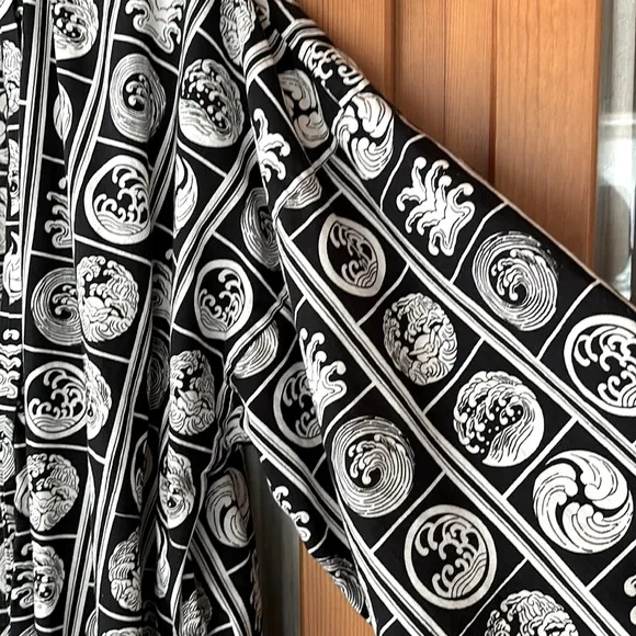 Smithsonian Japanese Yukata Robe