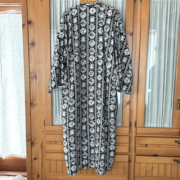 Smithsonian Japanese Yukata Robe