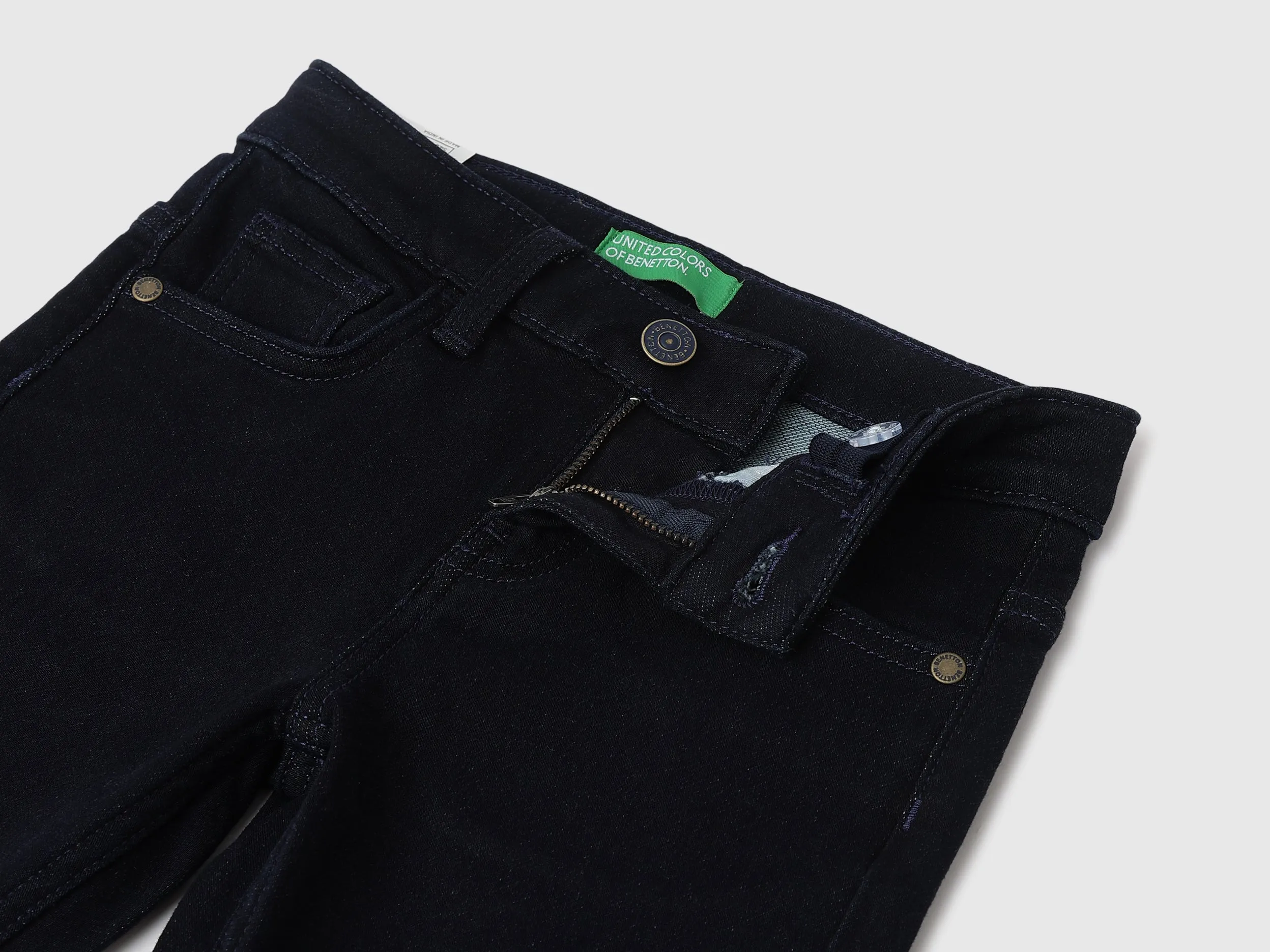 Solid Slim Fit Jeans