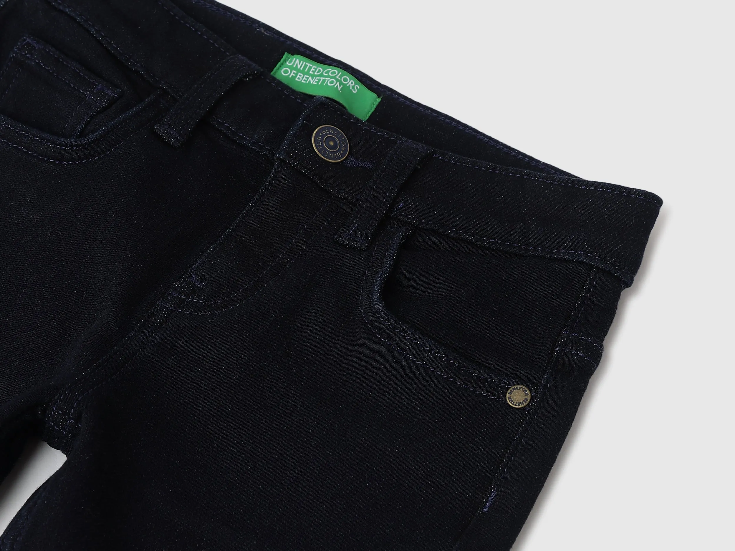 Solid Slim Fit Jeans