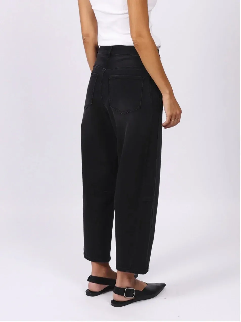Toni  Barrel Jeans - Black