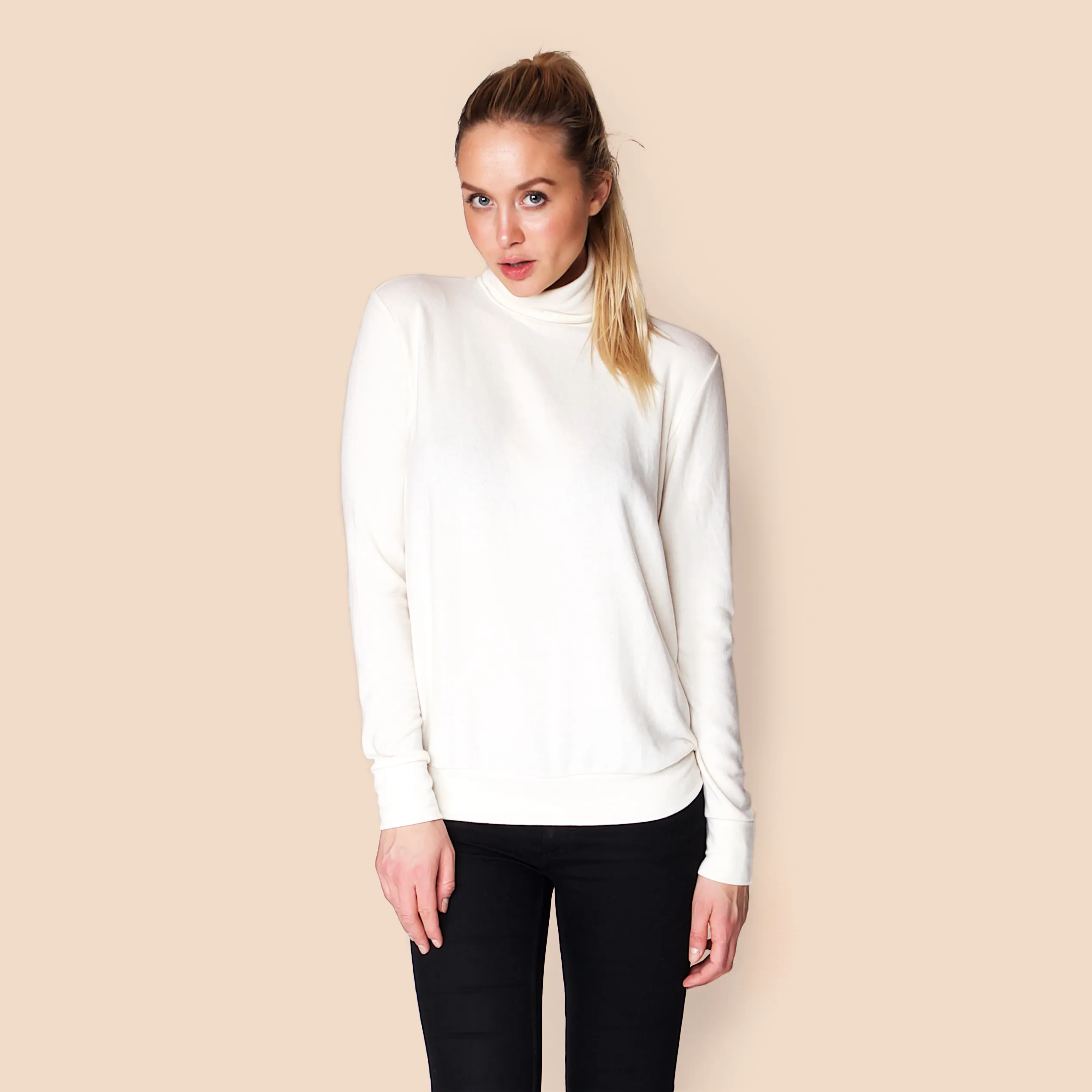 Turtleneck / Off-White