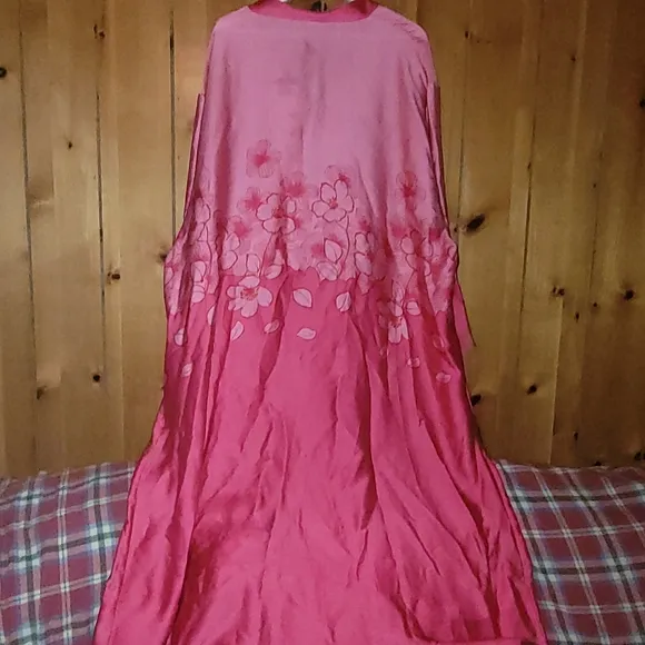 🌺Vintage Natori Shades o' Pink Floral Kimono
