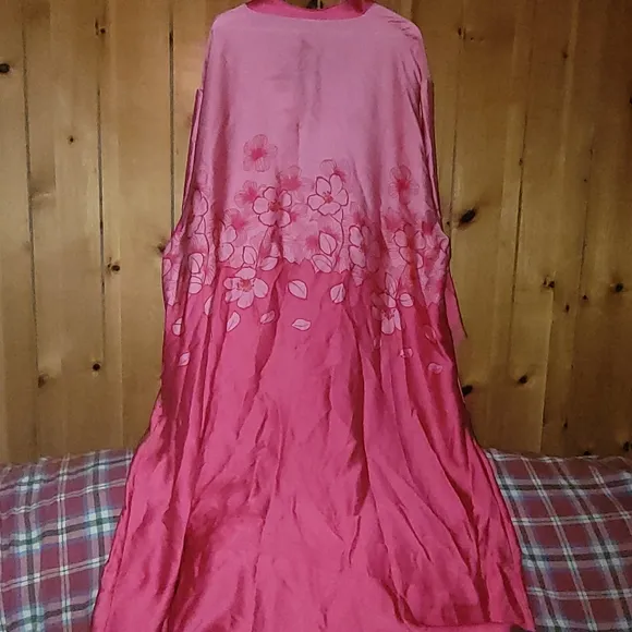 🌺Vintage Natori Shades o' Pink Floral Kimono