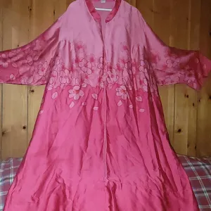 🌺Vintage Natori Shades o' Pink Floral Kimono
