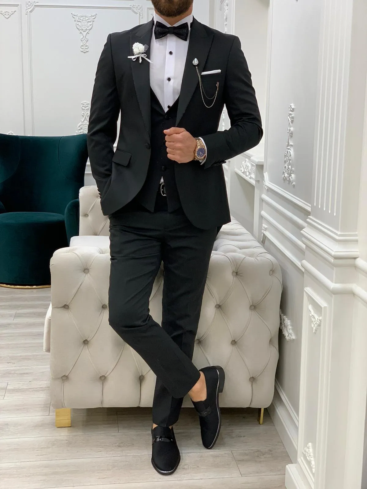 Wilson Black Peak Lapel Tuxedo: Elegance Redefined