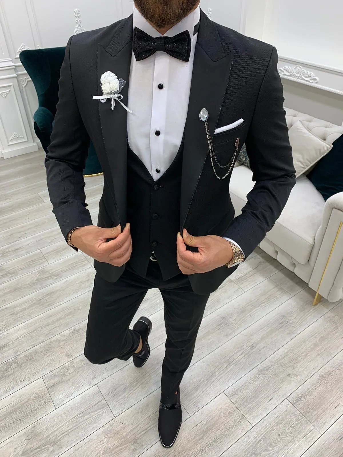 Wilson Black Peak Lapel Tuxedo: Elegance Redefined