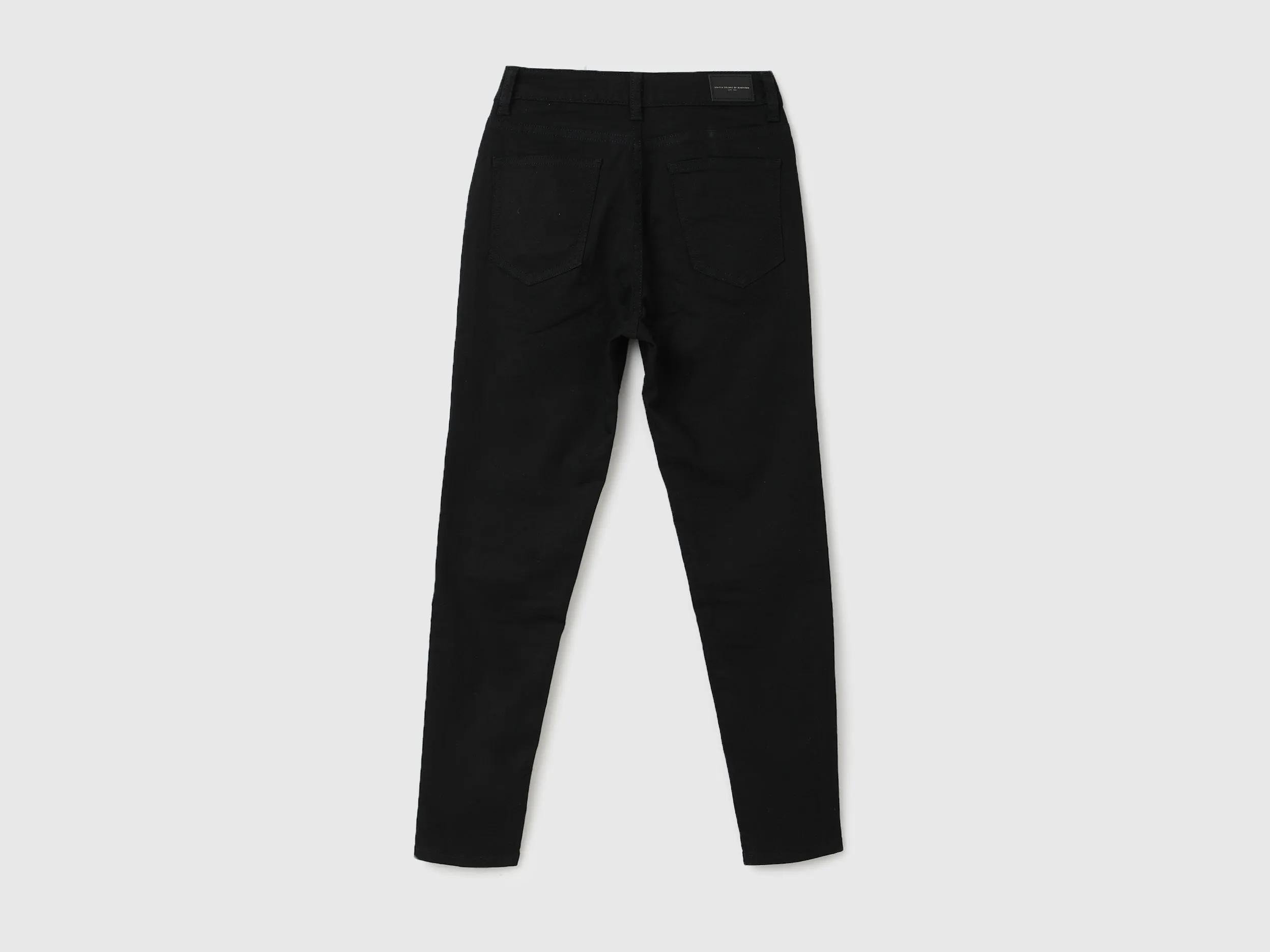 Women Solid Skinny Fit Jeans