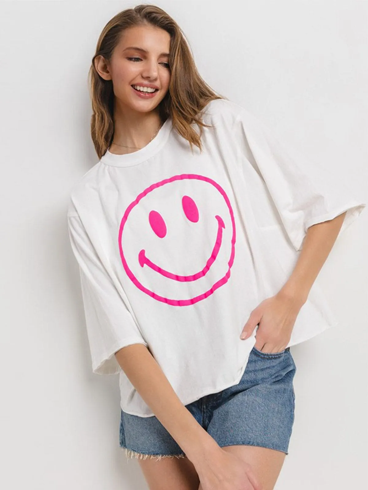 WOMEN'S SHORT SLEEVE HAPPY FACE GRAPHIC BASIC TOP