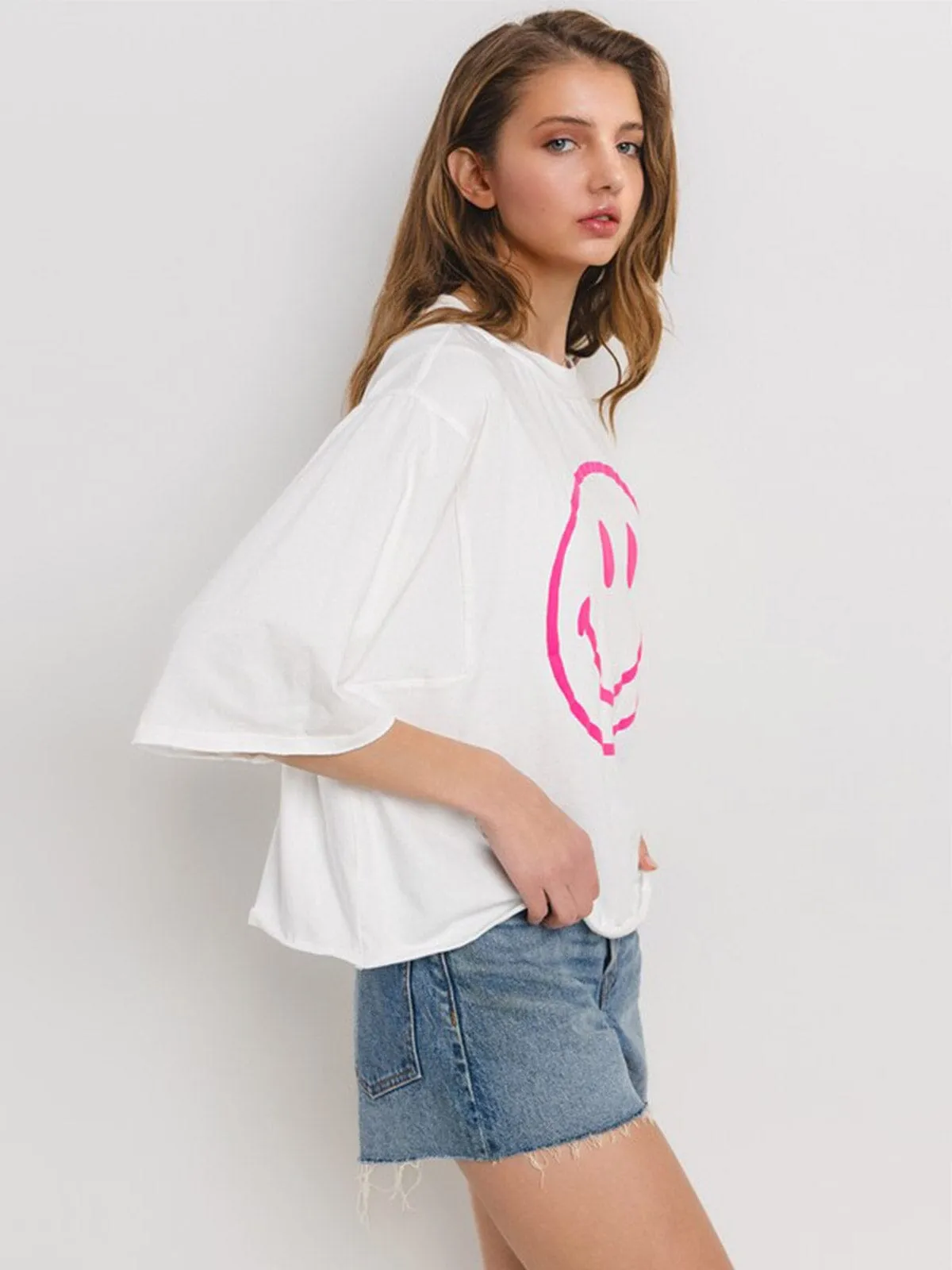 WOMEN'S SHORT SLEEVE HAPPY FACE GRAPHIC BASIC TOP