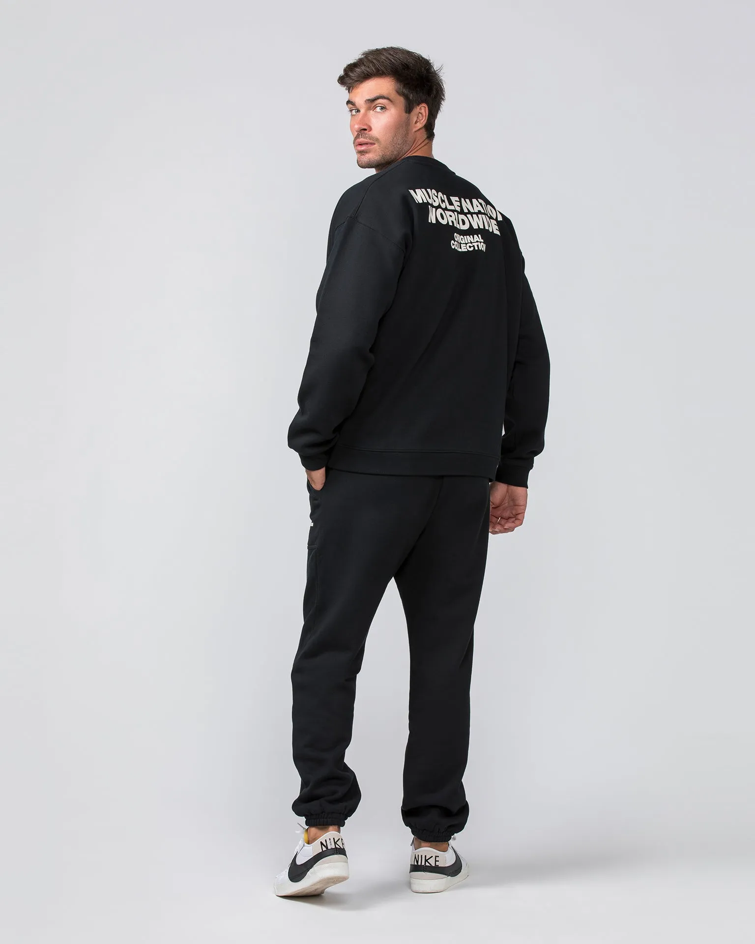 Worldwide Crew Pullover - Black